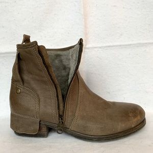 UGG Lavelle Bootie